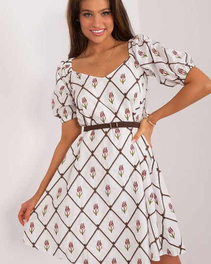 Robe évasée à fleurs brodées