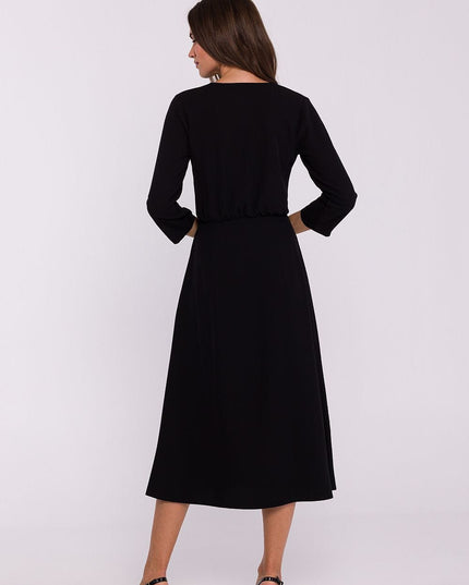 Robe élégante fente boutons violette