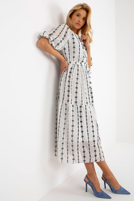 Robe midi légère avec broderie