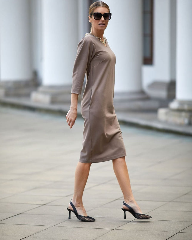 Robe élégante avec chaîne détachable
