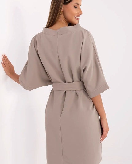 Robe élégante ajustée avec ceinture