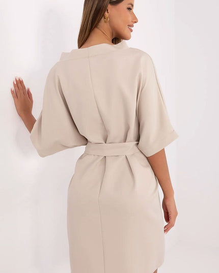Robe élégante ajustée avec ceinture