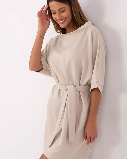 Robe élégante ajustée avec ceinture