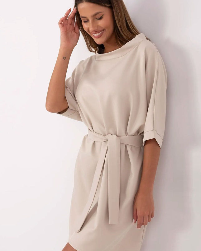 Robe élégante ajustée avec ceinture
