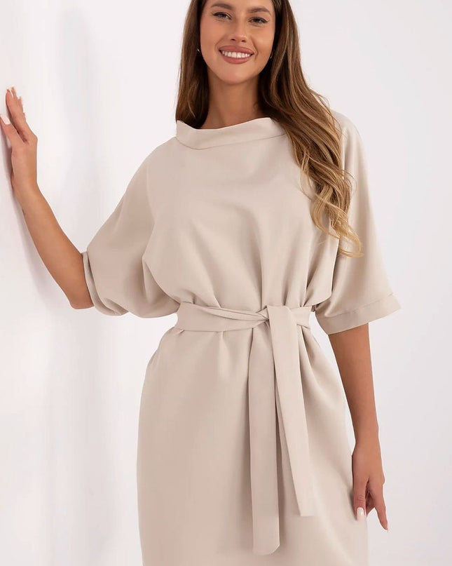 Robe élégante ajustée avec ceinture
