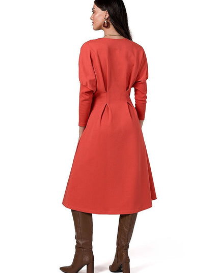 Robe élégante avec manches chauve-souris