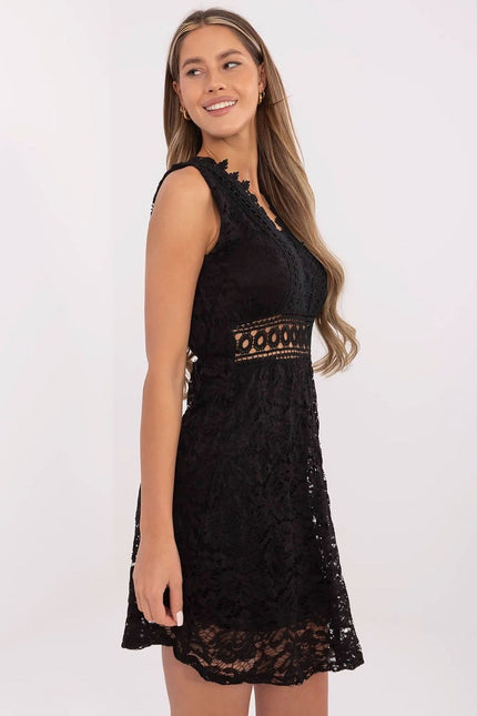 Robe mini en dentelle noire