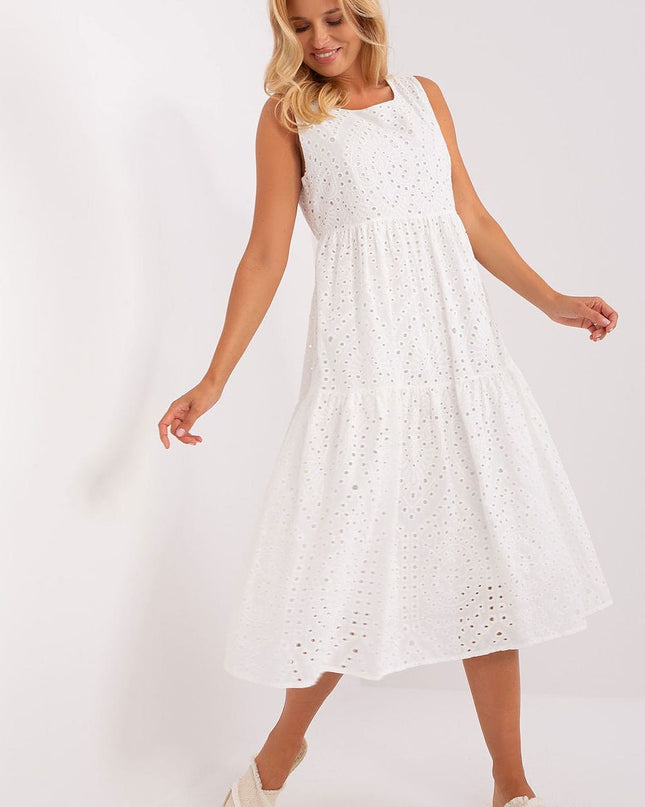 Robe ajourée blanche sans manches
