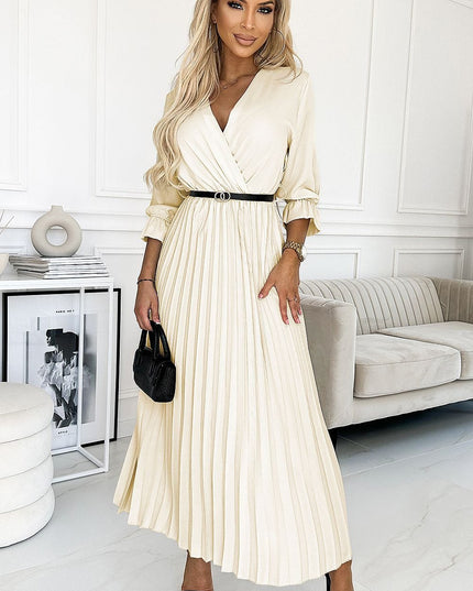 Robe plissée écru élégante