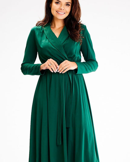 Robe verte col châle élégante