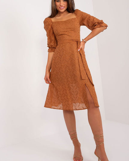 Robe midi en coton brodé