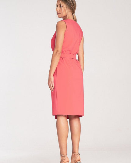 Robe midi sans manches ceinturée