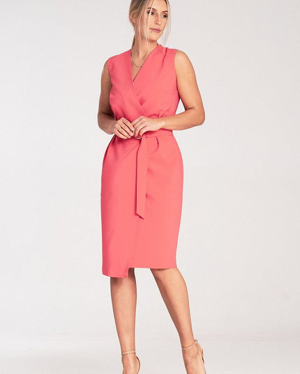Robe midi sans manches ceinturée