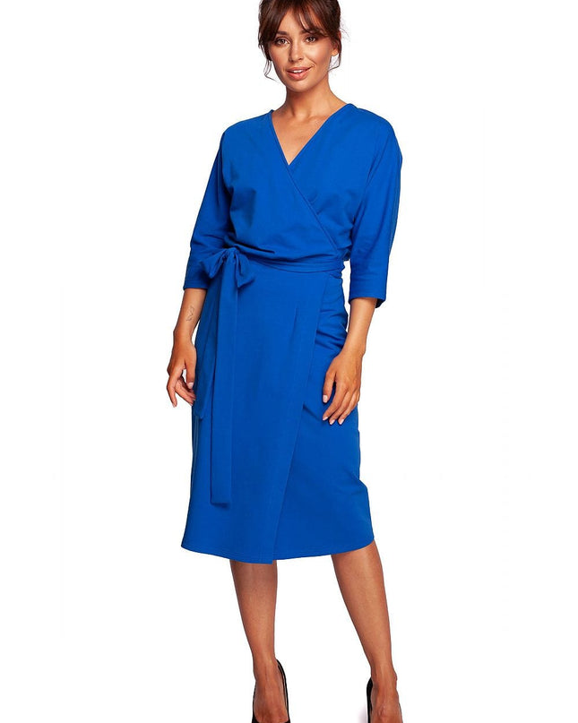 Robe bleue enveloppante élégante