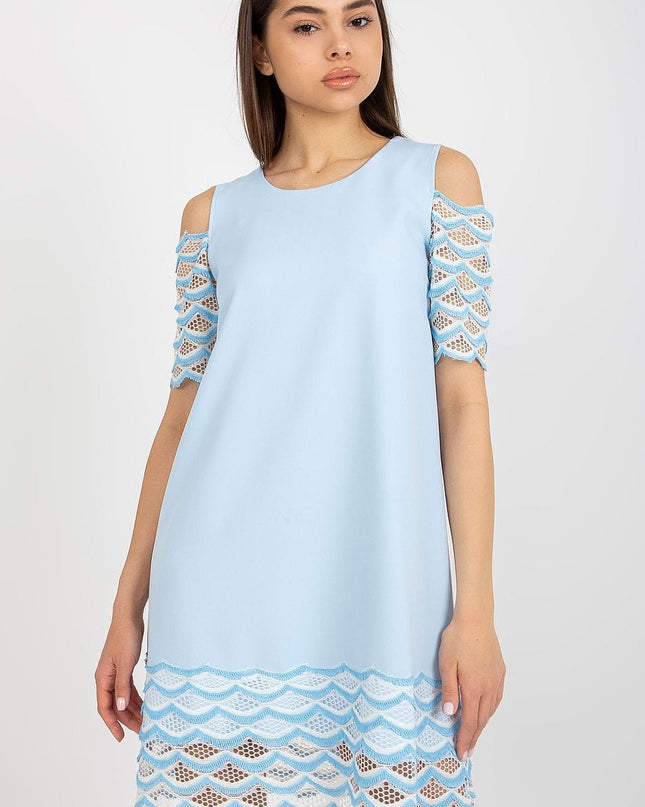 Robe cocktail manches ajourĂ©es