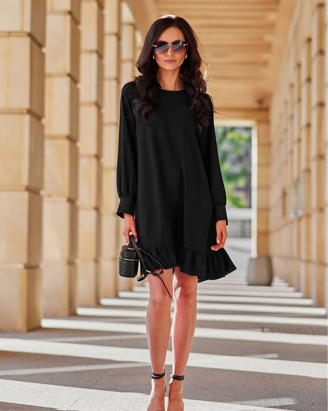 Robe noire avec volant