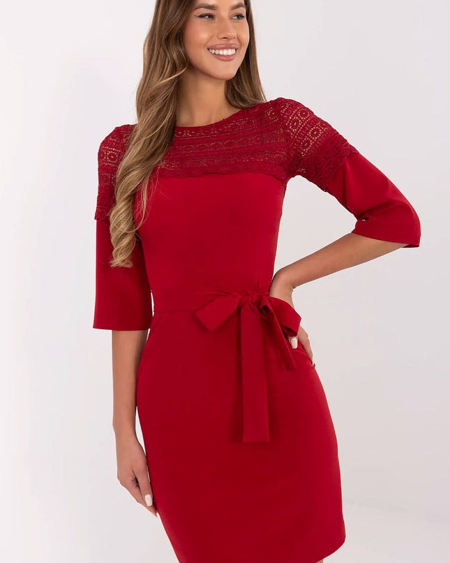 Robe crayon rouge avec dentelle