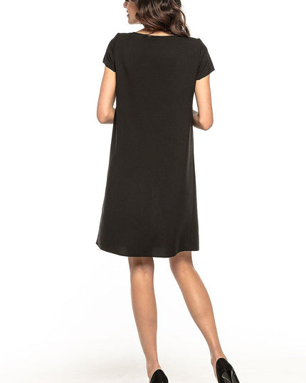 Robe rouge avec motifs floraux