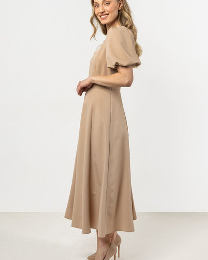 Robe évasée verte avec manches courtes