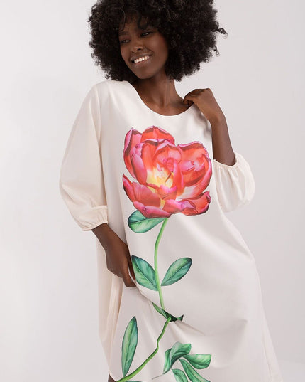 Robe élégante fleurs rouges