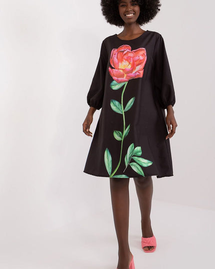 Robe élégante fleurs rouges