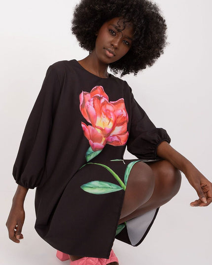 Robe élégante fleurs rouges