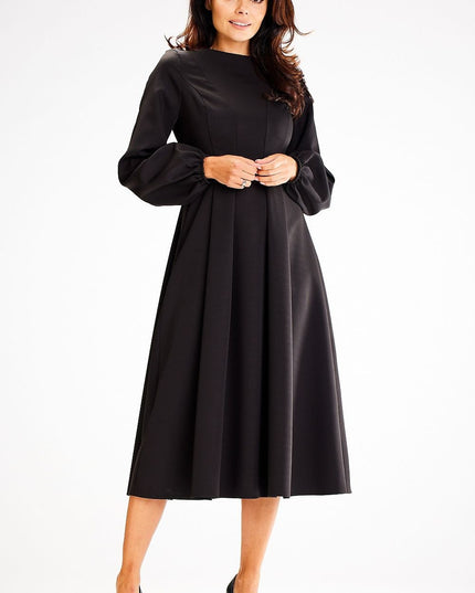 Robe évasée longueur midi élégante