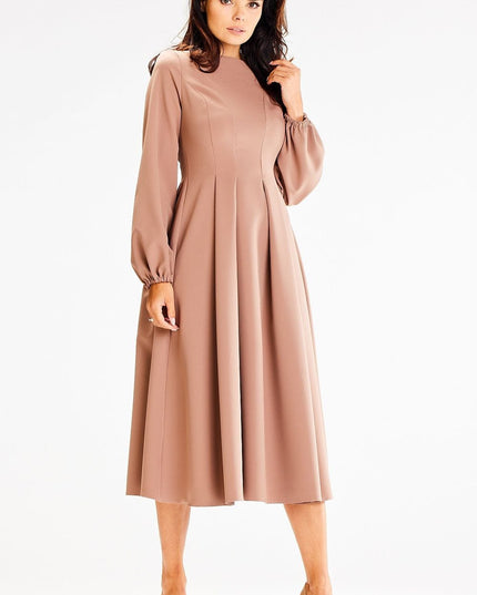 Robe évasée longueur midi élégante