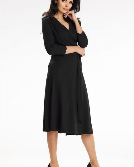 Robe midi ajustée avec ceinture