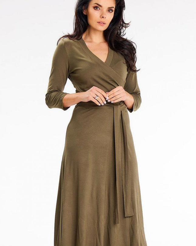 Robe midi ajustée avec ceinture