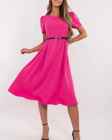 Robe évasée fuchsia avec ceinture