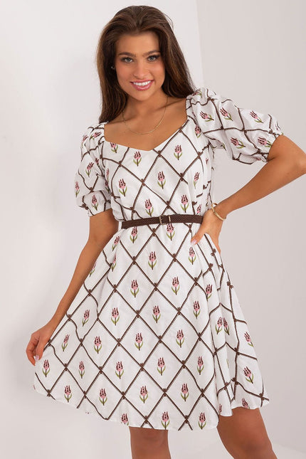 Robe évasée à fleurs brodées